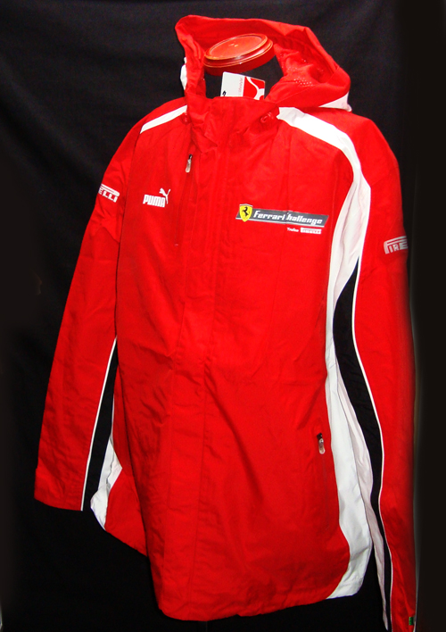 2011　フェラーリ　チャレンジカップ支給品　レインジャケット（インナー無し）　 　新品　サイズ：L（大きめ）PUMA製